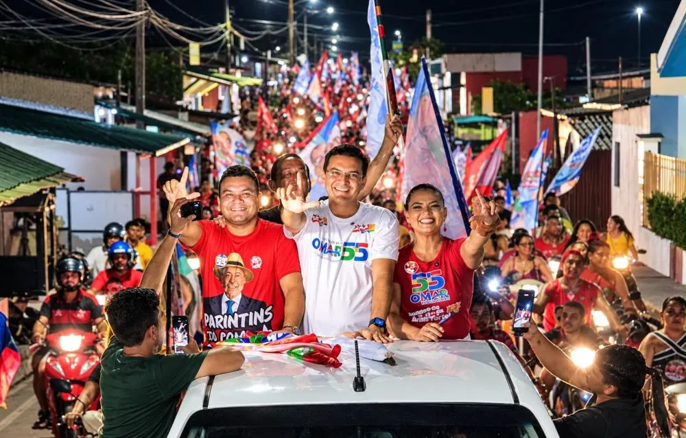 Mateus Assayag mobiliza multidão em carreata em Parintins e reforça apoio às candidaturas de Lula e Omar Aziz